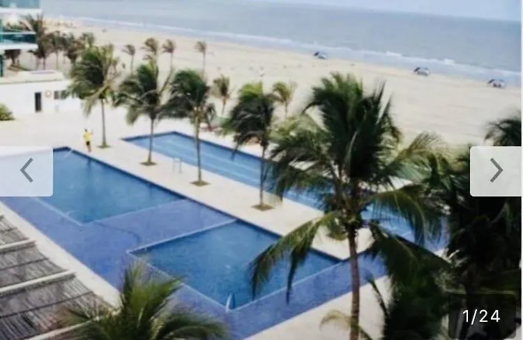 Edificio Frente Al Mar Con Playas Tranquilas Cartagena Colombia